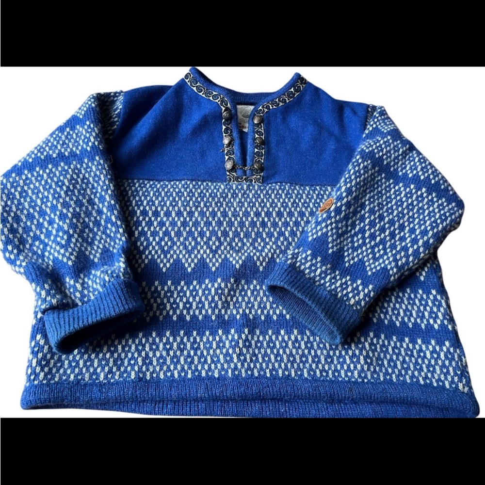 Unisex  scandanavian scores Blue knit Patterned wool Sweater crafted in Norway